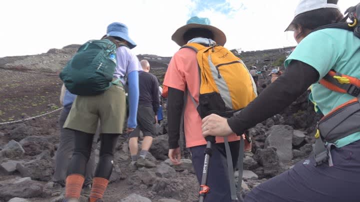 「8合目待機は危険伴う」富士山の登山規制　5合目実施を要望　山梨県側の山小屋組合