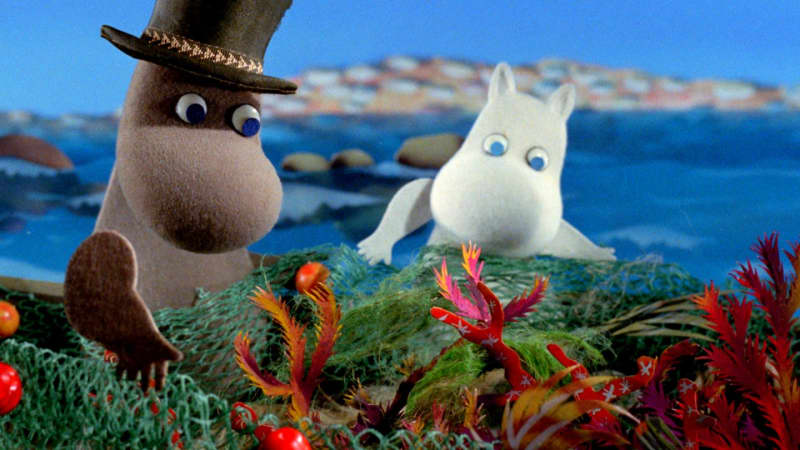 It depicts the adventures of young Moominpappa, who "was really eventful", and his encounters with his friends! "Moominpappa's thoughts...