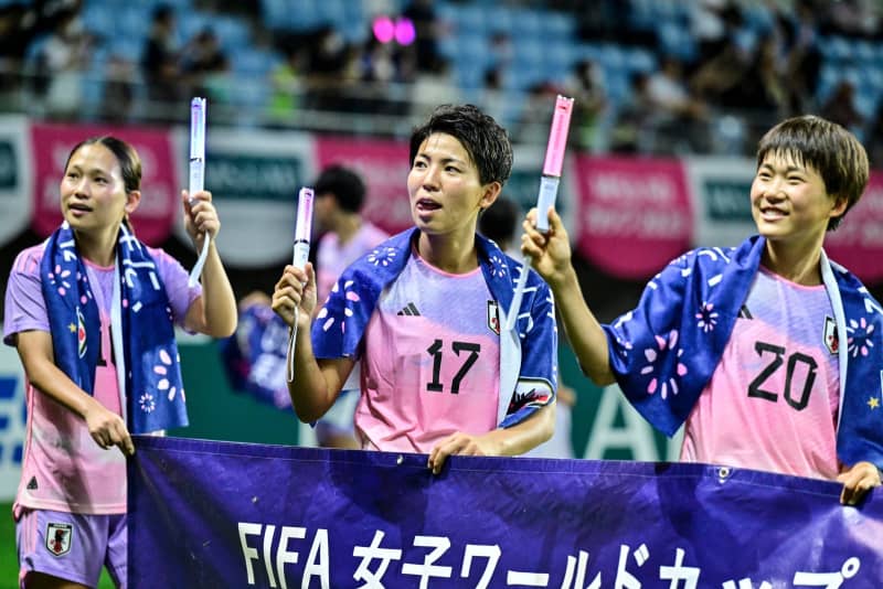"Amazing timing" Nadeshiko's birthday party during the World Cup is a hot topic as "a really good photo!" …