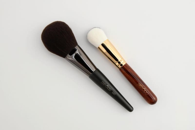[Makeup brush review] I used cheap makeup brushes, but I used "Ueda Bisyodo" brushes...