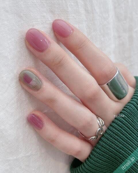 肌にしっくり馴染む♡【くすみピンク】を使ったネイルデザイン