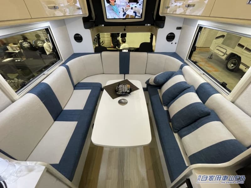 A camper with an impressive open lounge room! Up to 9 people can ride
