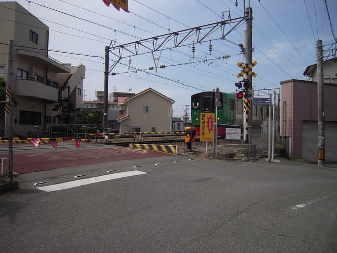 A car derails at a railroad crossing on the JR Kagoshima Line.