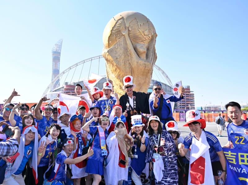 "He's back" The women's World Cup official posted to the world that famous Japanese supporter!At the Qatar Games...