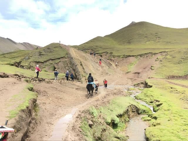 マチュ・ピチュの次に人気！　絶景ペルー「レインボーマウンテン」奇跡の登山レポ