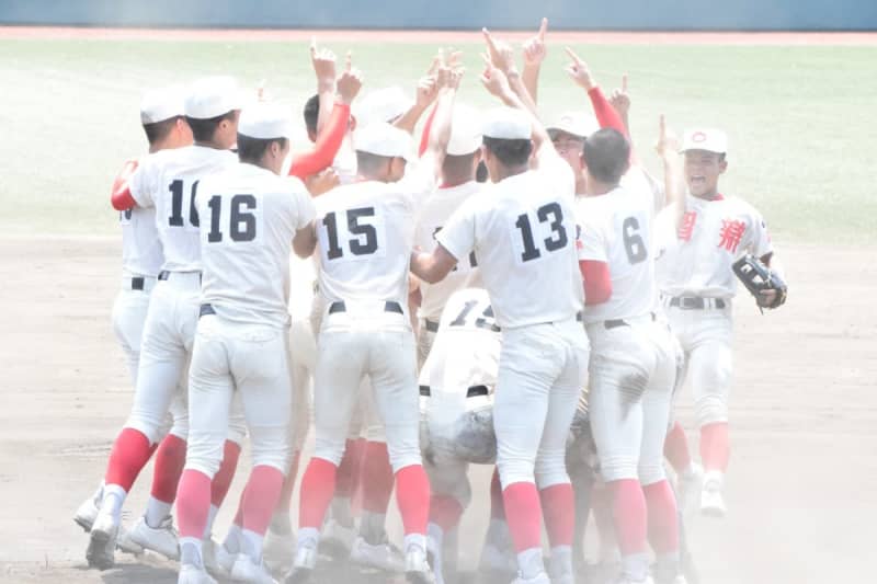 【高校野球 夏2023】奈良県代表の智辯学園が12-6で勝利　川原崎太一選手が勝ち越しタイムリー