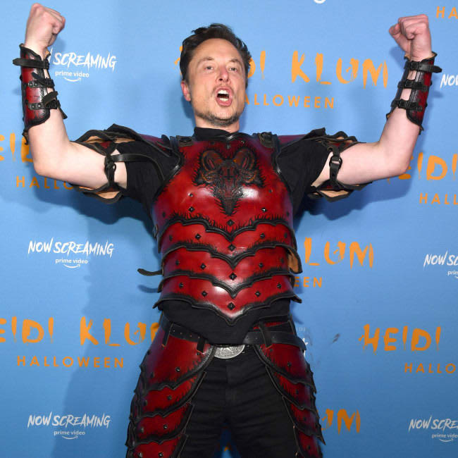 Elon Musk no descarta publicar desnudos en la n…