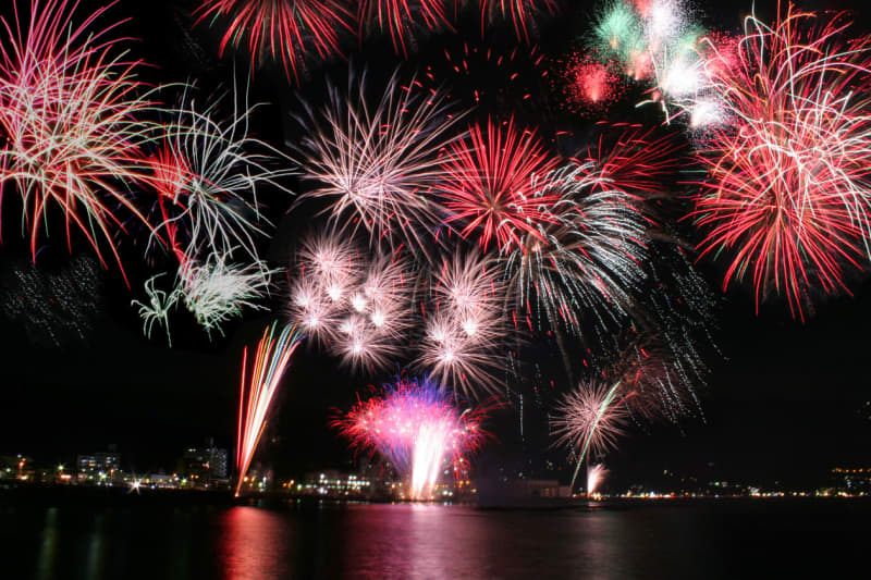 Shizuoka / Ajiro (South Atami) Onsen "Ajiro Onsen Marine Fireworks Festival" will be held on August 8 (Wednesday)! Enjoy 16 fireworks on the beach