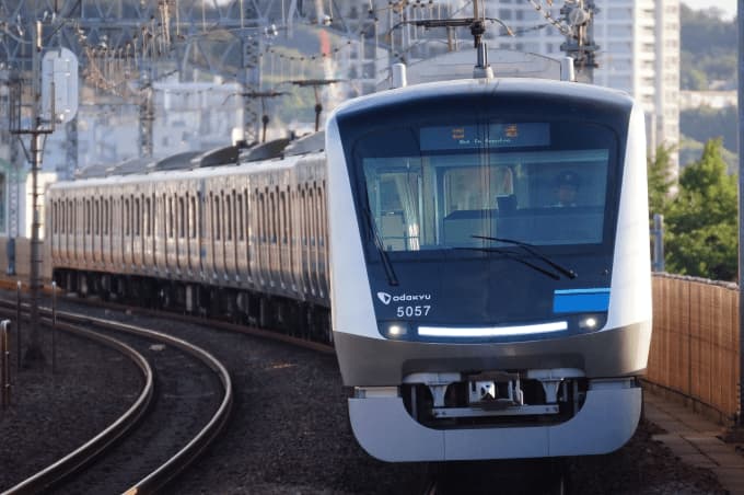 小田急、全線の営業列車前面カメラ搭載 施設モニタリング活用へ