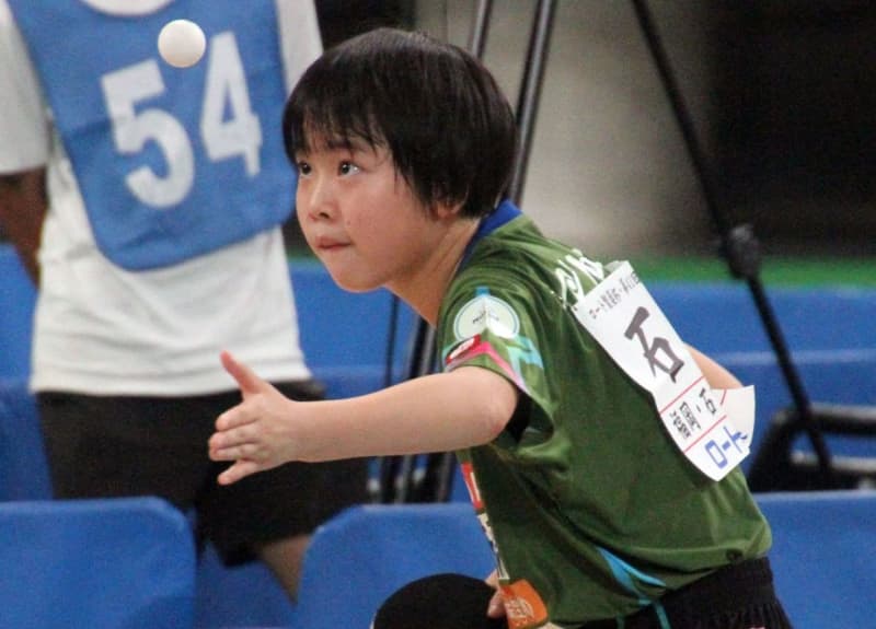 A 12-year-old table tennis player, Hina Hayata's "younger student" becomes Japan's best high school student with a "very good ball touch compared to when she was around the same time"...