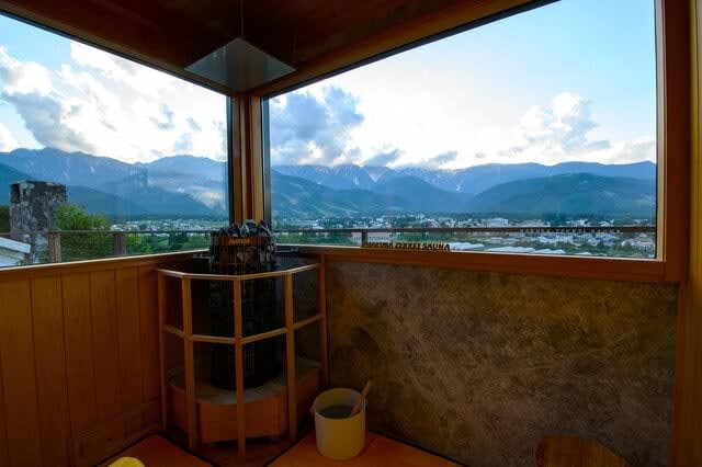 Monopolize the superb view of the Northern Alps in the "Special Seat Sauna"!Hakuba Natural Water Bath “Totoi” Experience Report