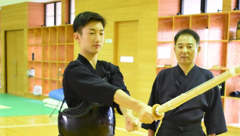 Enthusiastic to reach the national best 8 or higher Two junior high school Kendo prefecture semi-V swordsmen burn their fighting spirit to the big stage / Okayama / Tsuyama city