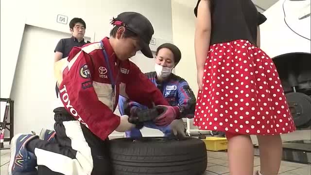 Children experience car maintenance Oita