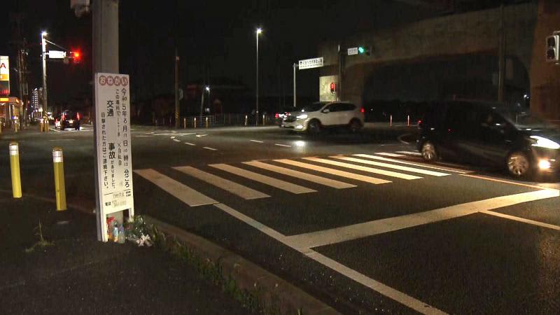 A male junior high school student died after being hit hard by a truck and a bicycle at an intersection