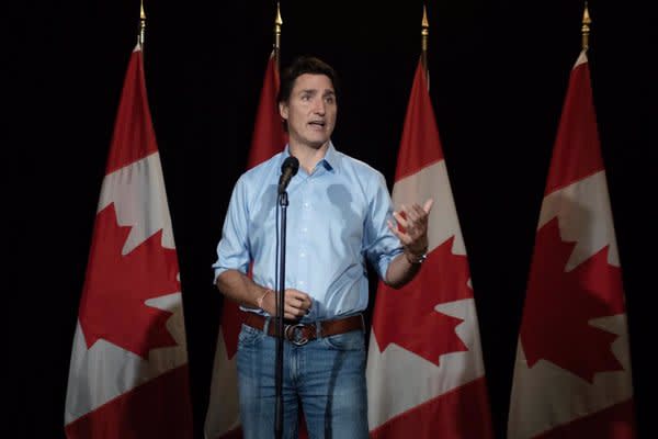 Trudeau carga contra Facebook por el bloqueo de…