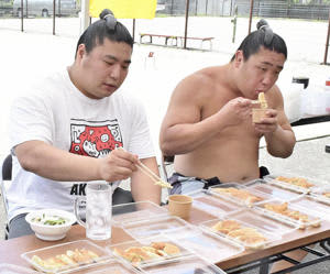 "Gyoza Power" Victory at Arashio Room Fukushima Training Camp, 2000 city groups provided
