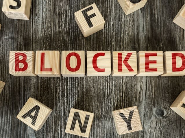 X（旧Twitter）がブロック機能の廃止を示唆する一方、Twitchは強化へ