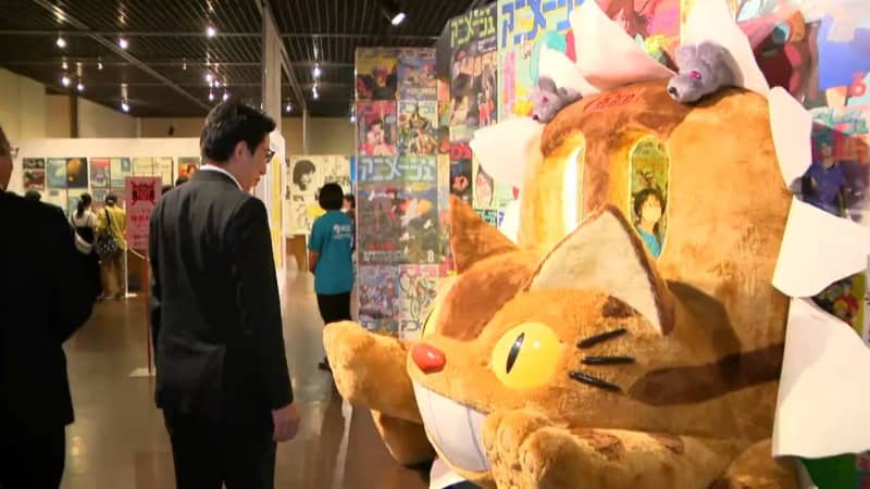 「懐かしさ感じる展示にアニメの素晴らしさ再認識」下鶴隆央鹿児島市長「アニメージュとジブリ展」訪れる