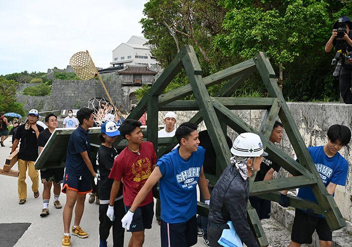 "I can't forget the excitement when I stood up" Basketball set up at Shurijo Castle Revived from 100-year-old materials...