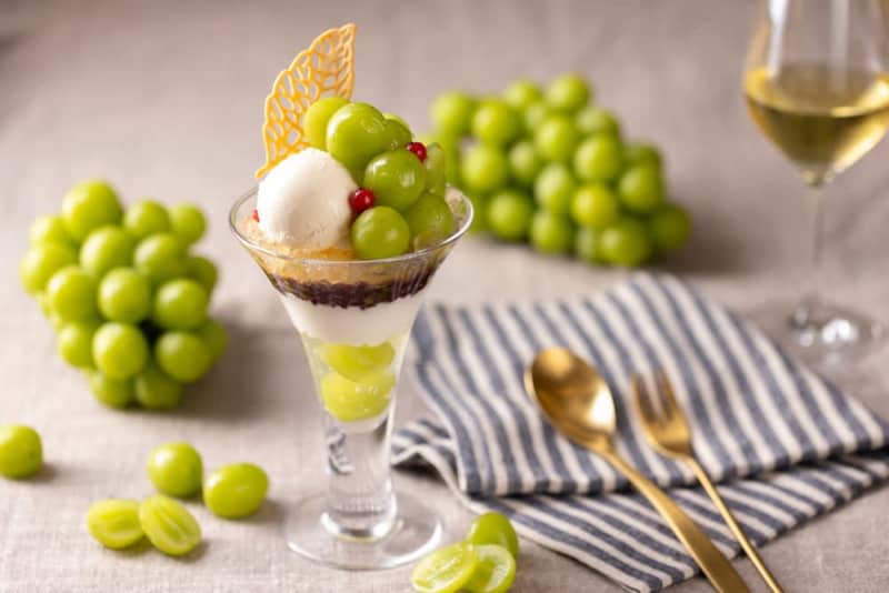“Sendai Parfait” is now available at Sendai Royal Park Hotel!The first is Shine Muscat Parfait