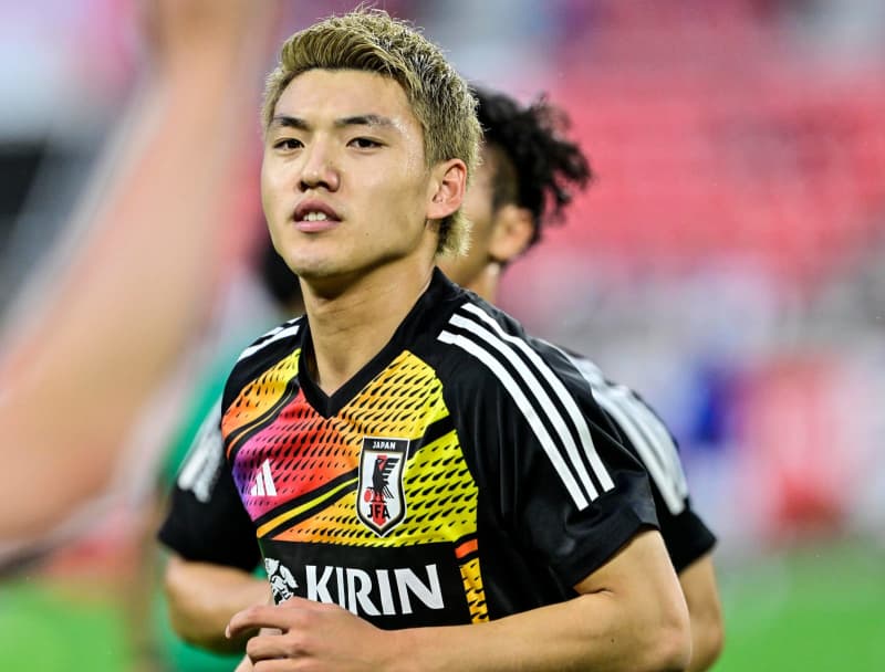 「足の筋肉すごい」サッカー日本代表・堂安律のノースリーブユニ姿が「筋肉ムキムキ」と話題！「凄い…