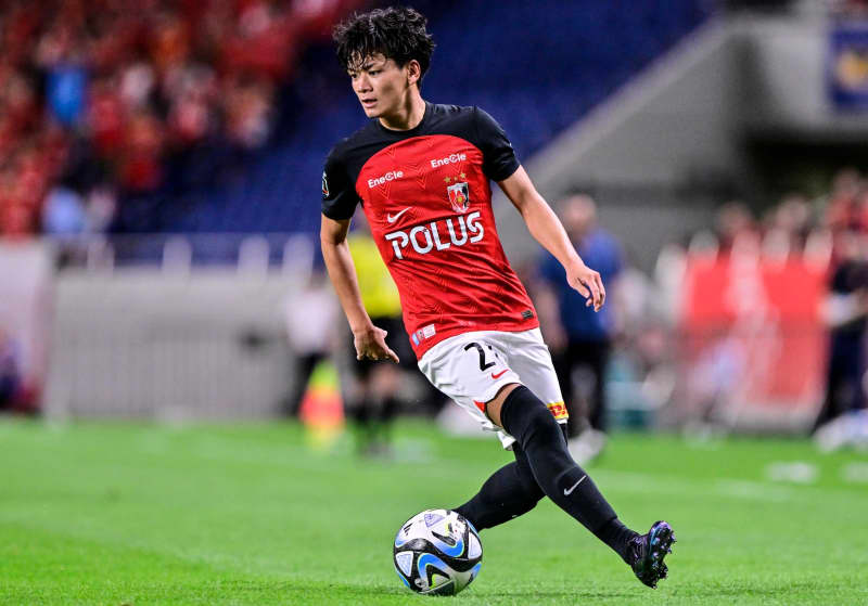 Urawa midfielder Tomoaki Okubo was fascinated by the match against Shonan, saying, "I was very excited to see him on the field."