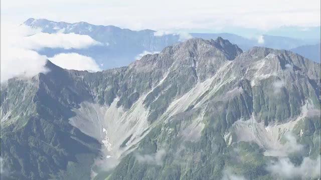 北アルプスで遭難相次ぐ　奥穂高岳で東京の50代女性が滑落　鹿島槍ヶ岳で大阪の50代男性滑落