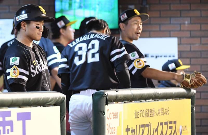 ``I can't do team batting over there.'' Softbank Manager Fujimoto bit his lip at the turning point of the game?