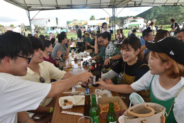 Cheers to beer from around the world!Enjoy local gourmet food Kodomo no Kuni