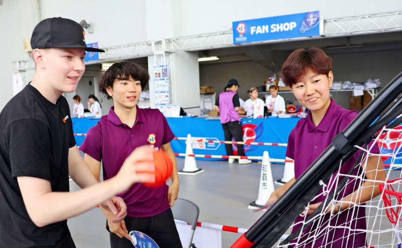 1700 Basketball World Cup volunteers from all over Japan
