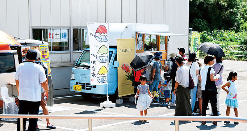 A recently opened café opened a store, and a kitchen car was also set up in Saitama.
