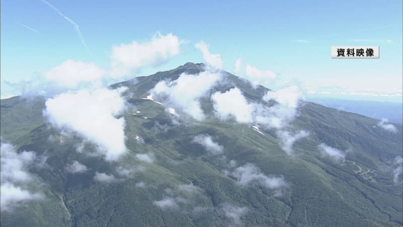 A man in Akita City slid down about 30 meters and climbed Mt. Chokai with his friends.