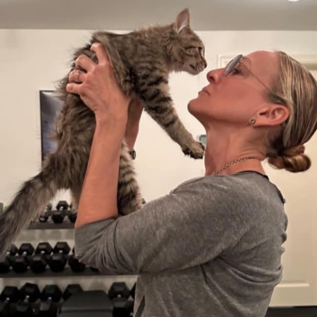 Sarah Jessica Parker adopts co-star cat