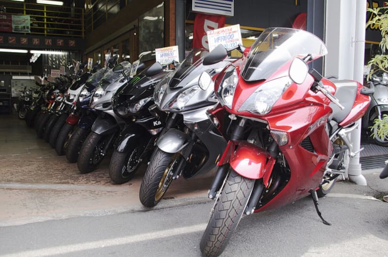 What is the difference between a bulk assessment of a motorcycle purchase and a bring-in assessment?