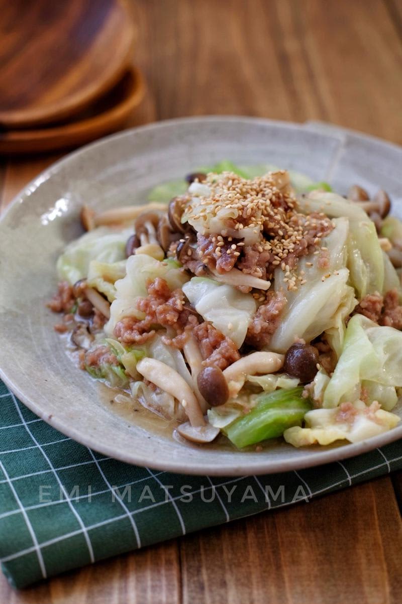 You can make it just in the microwave! Easy recipe for “cabbage x minced meat”