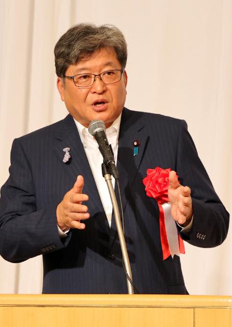 Liberal Democratic Party's Mr. Hagiuda gives lecture in Miyazaki City emphasizing promotion of human resource development