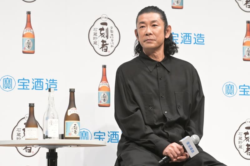 Masatoshi Nagase proposes a ``horizontal'' nickname for a new variety of sweet potato used for shochu ``I want people to become familiar with it across the ocean.''