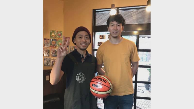 日本バスケ・比江島慎選手が訪れたカフェの店長「彼が座った席に座りたいと…」  チーム救った最年…