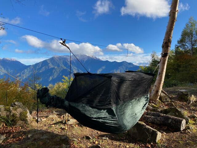 ``Hammock Camp'' at an altitude of 1,800m, ``Open tent site'' with a spectacular view of the Southern Alps, report