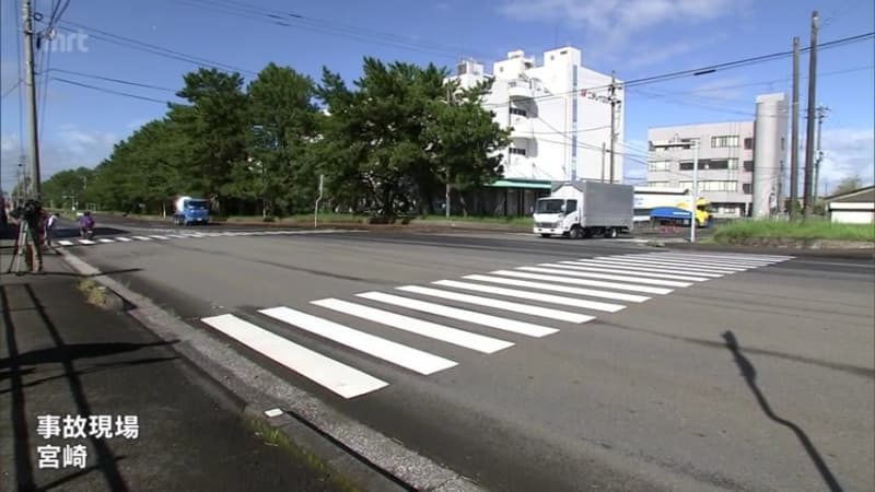 An 82-year-old man on a bicycle was seriously injured in an accident in which a bicycle was hit by a car in Miyazaki City.The man who was driving the car was arrested for the crime.