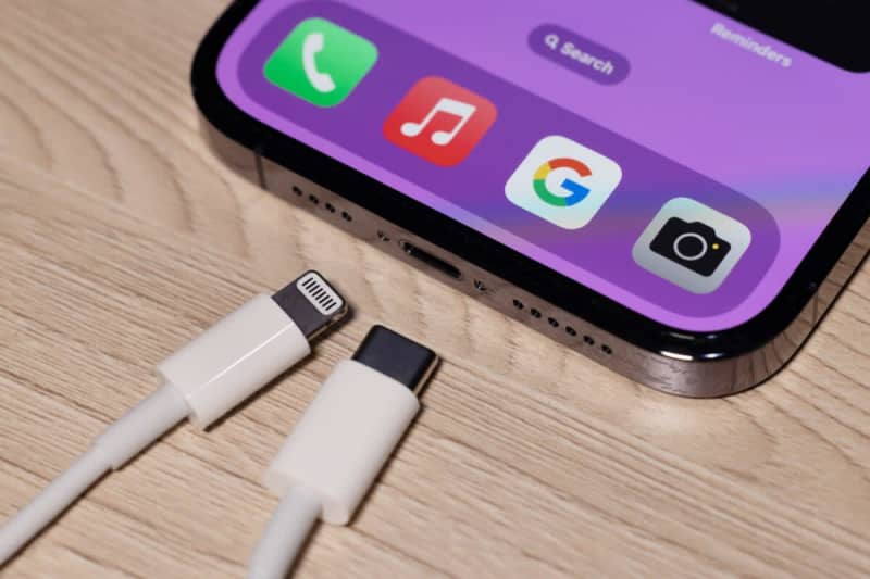 Apple Appeals with a Smile that Adoption of USB-C is “For Users”?