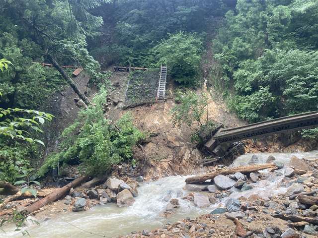 Record-breaking rain damage Mt.