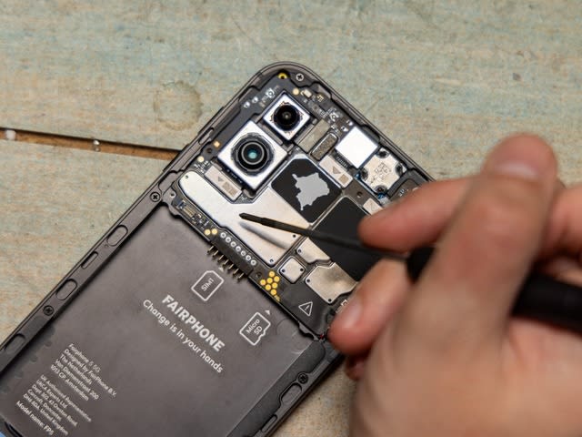 「Fairphone 5」レビュー：サステナブルの理念は崇高だが、性能には難あり
