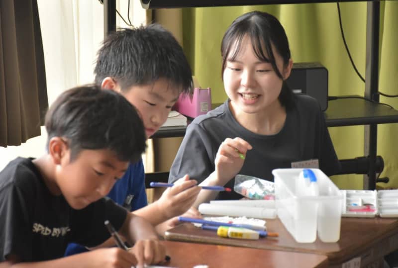 Deepening understanding of the teaching profession: University students receive training at elementary, middle, and high schools in Ibaraki and Kasama