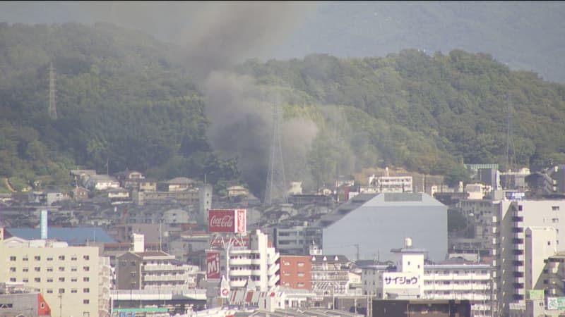 ⚡｜【速報】松山市で住宅火災 消防車など10台が出動し消火活動中