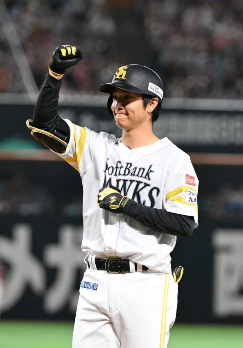 Softbank comes from behind to beat 4th place Rakuten, defeating weaker Masahiro Tanaka in the 7th inning