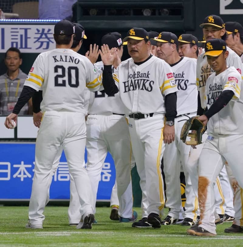 Softbank Manager Fujimoto ``I think it turned into a camphor drug'' Rakuten's Masahiro Tanaka was silent until the 6th inning, but in the 7th inning, Yanagi...