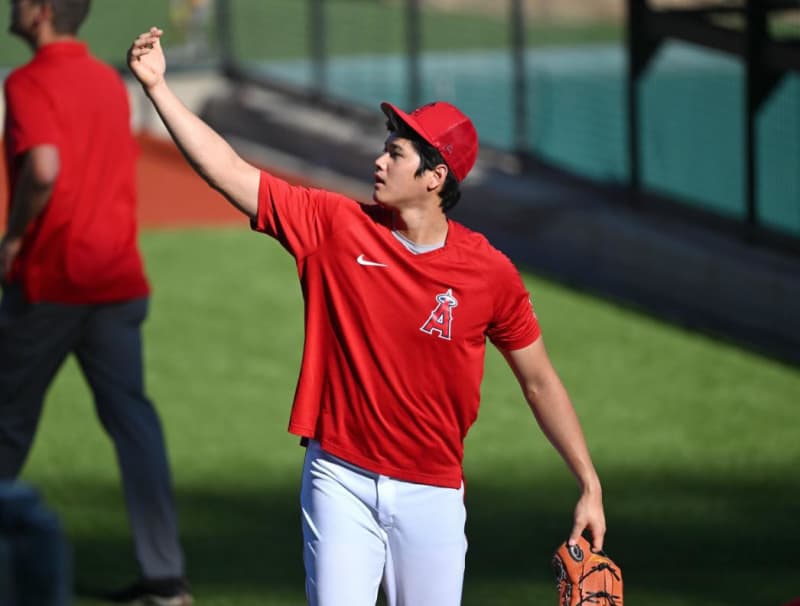 Shohei Otani hasn't had a chance to play in five consecutive games, but manager Nevin says, ``I hope he can come back tomorrow.''