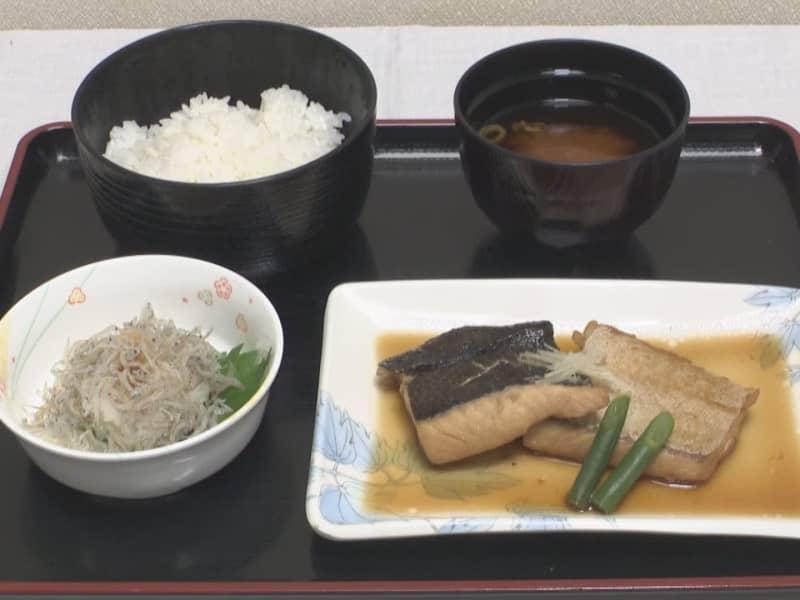福島の漁港で水揚げの魚…「全て安心して食べられる」大村愛知県知事が日本の水産物の安全性を自ら食…