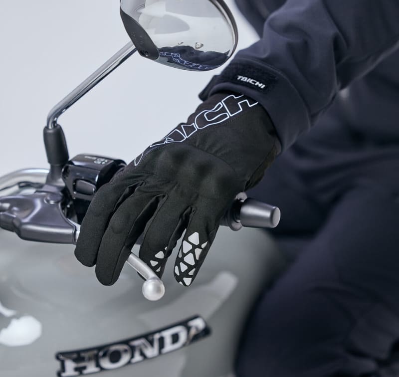 Simple yet highly functional motorcycle gloves!Introducing an autumn/winter model compatible with all weather conditions